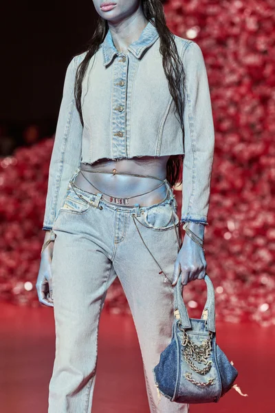 Look 54